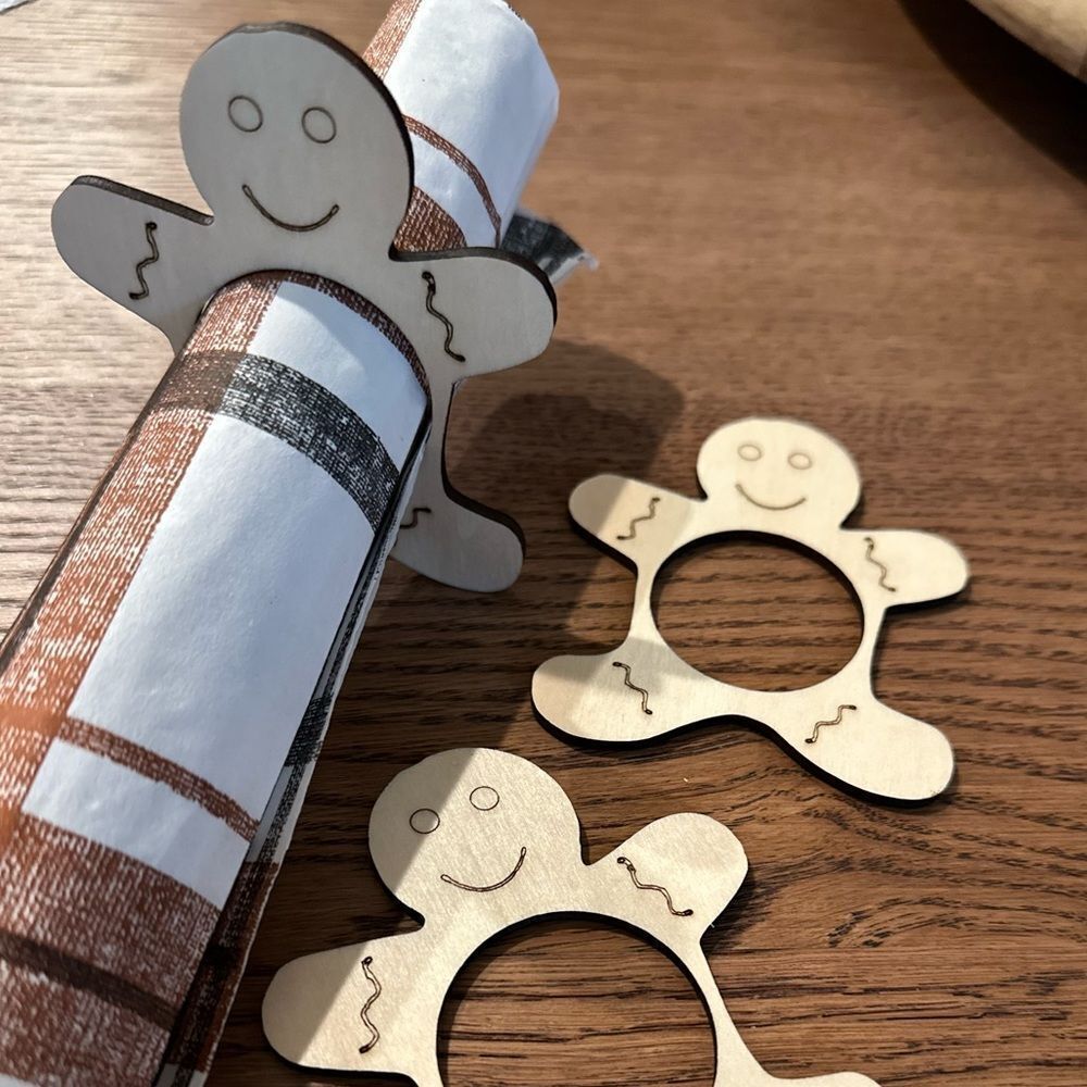 Wooden napkin ring​